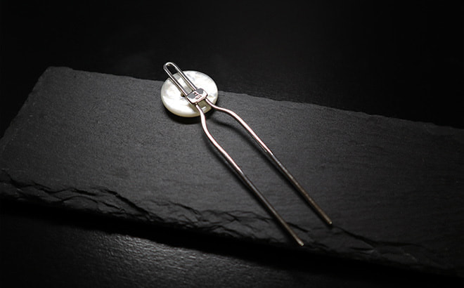 あまこち・白蝶貝の貝ボタンのかんざし-Shell button hairpin