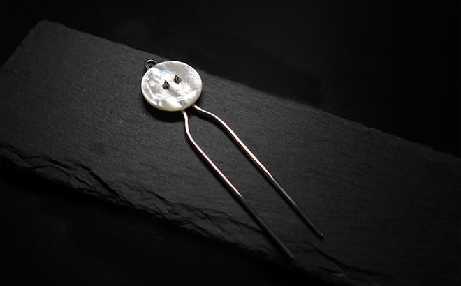 あまこち・白蝶貝の貝ボタンのかんざし-Shell button hairpin