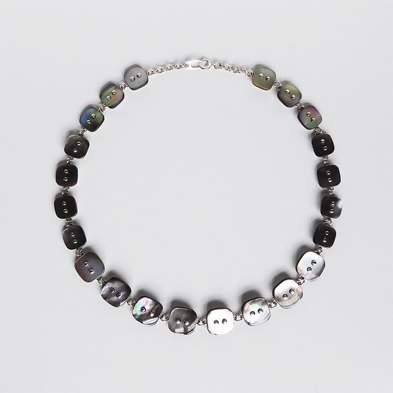 貝ボタンのネックレス Shell Button Necklace