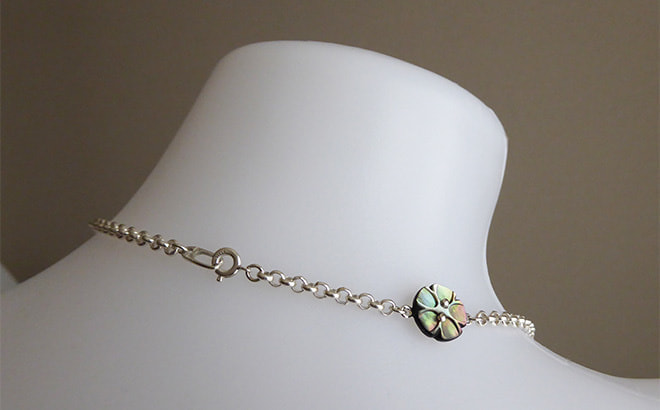 貝ボタンのネックレス Shell Button Necklace
